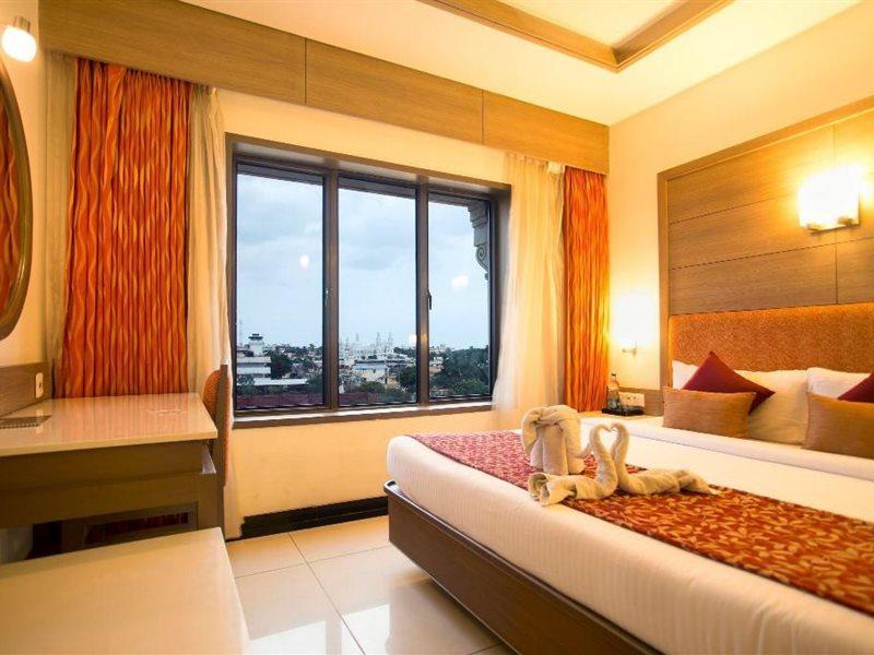 Clinton Park Inn Velankanni Exterior photo