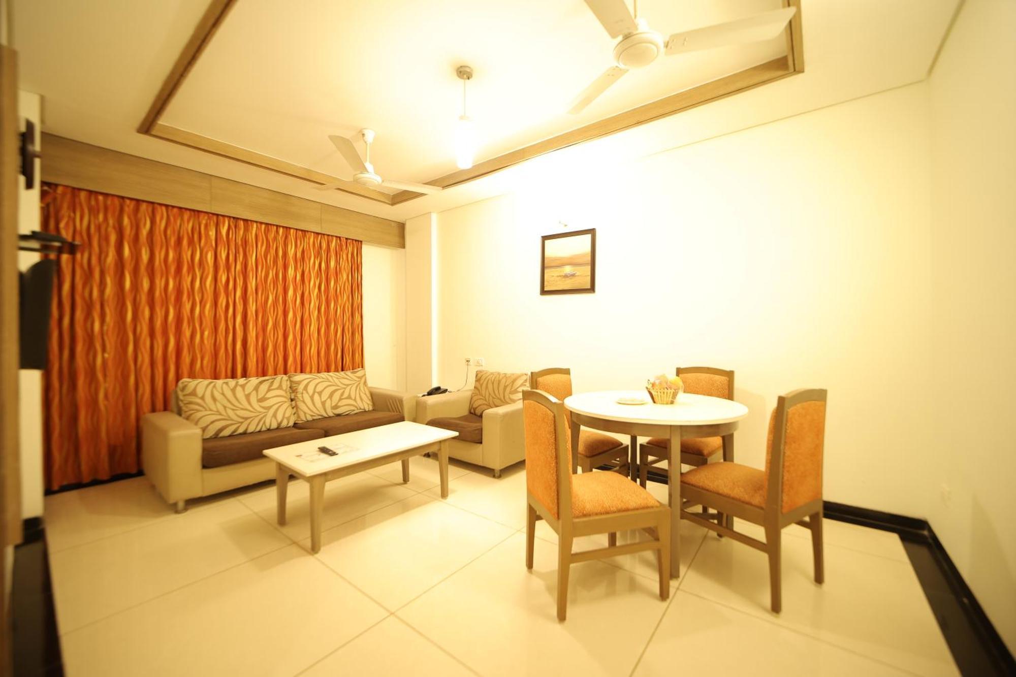 Clinton Park Inn Velankanni Exterior photo
